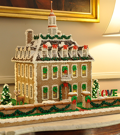 Une maquette en pain d'épices du palais du gouverneur à Williamsburg.