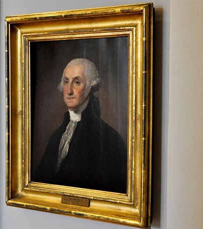 Portrait de George Washington dans un cadre doré.