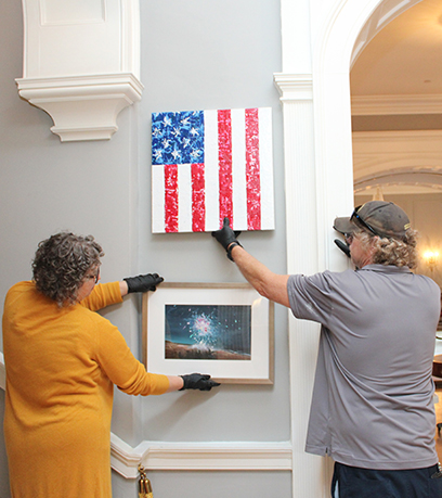 Des œuvres d'art sur le thème de l'Amérique sont en cours d'installation dans l'Executive Mansion.
